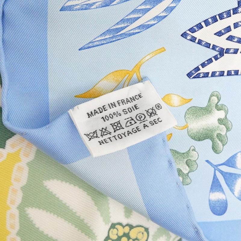 Hermes Carre 45 Scarf en Attendant Ulysse Silk Light Blue Bandana — view 8