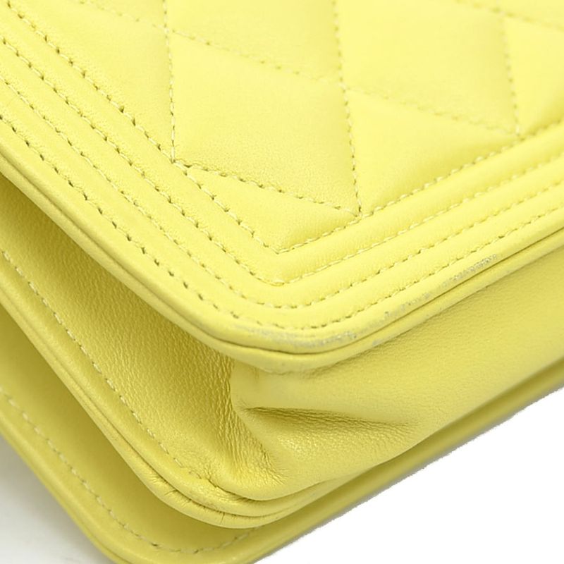 Chanel Chain Wallet Crossbody Bag Boy — view 7