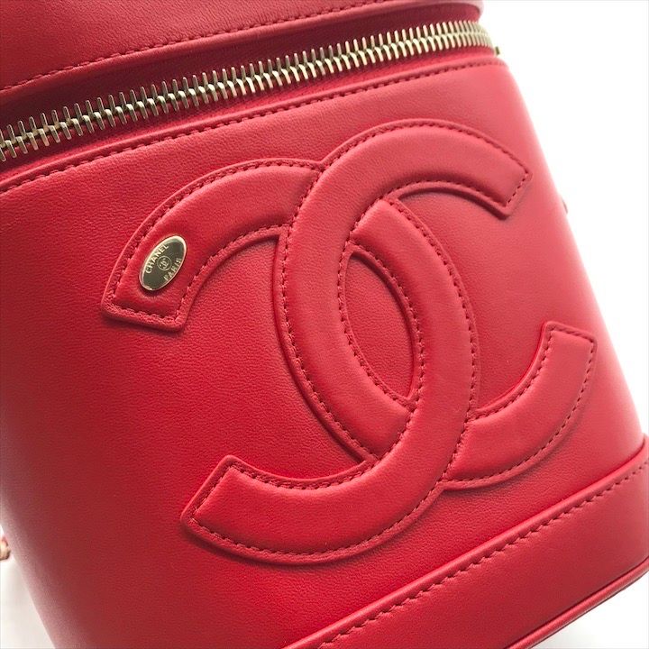 Chanel CC Logo Quilted 2-Way Vanity Hand Chain Shoulder Bag Crossbody Red — view 9