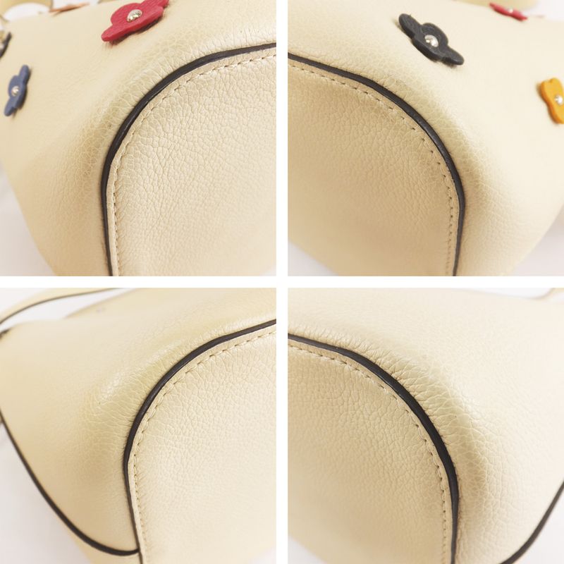 Louis Vuitton Lockme Bucket Flower Shoulder Bag Motif — view 6
