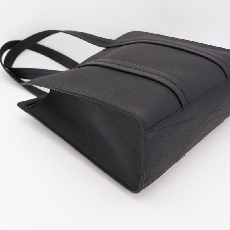 Louis Vuitton Aerogram Take Off Tote Leather Handbag — view 9