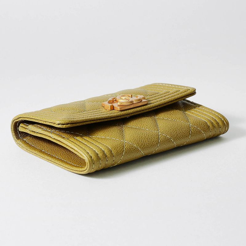 Chanel Card Case Boy Green — view 4