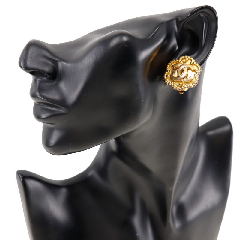 Chanel Vintage Gold Plated 96 a 17.4 g Earrings — view 3