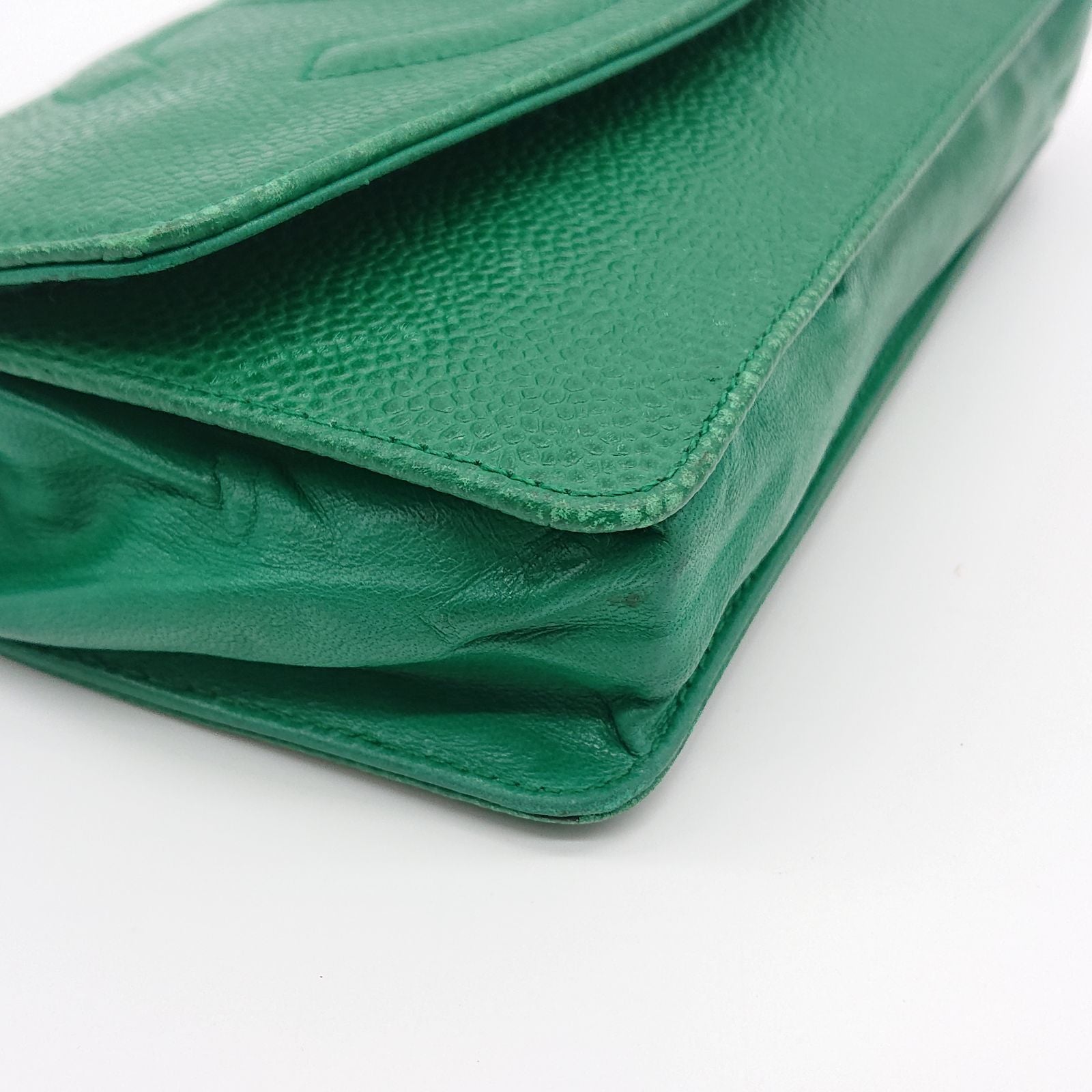 Chanel Pouch Caviar Leather Green CC Logo — view 9