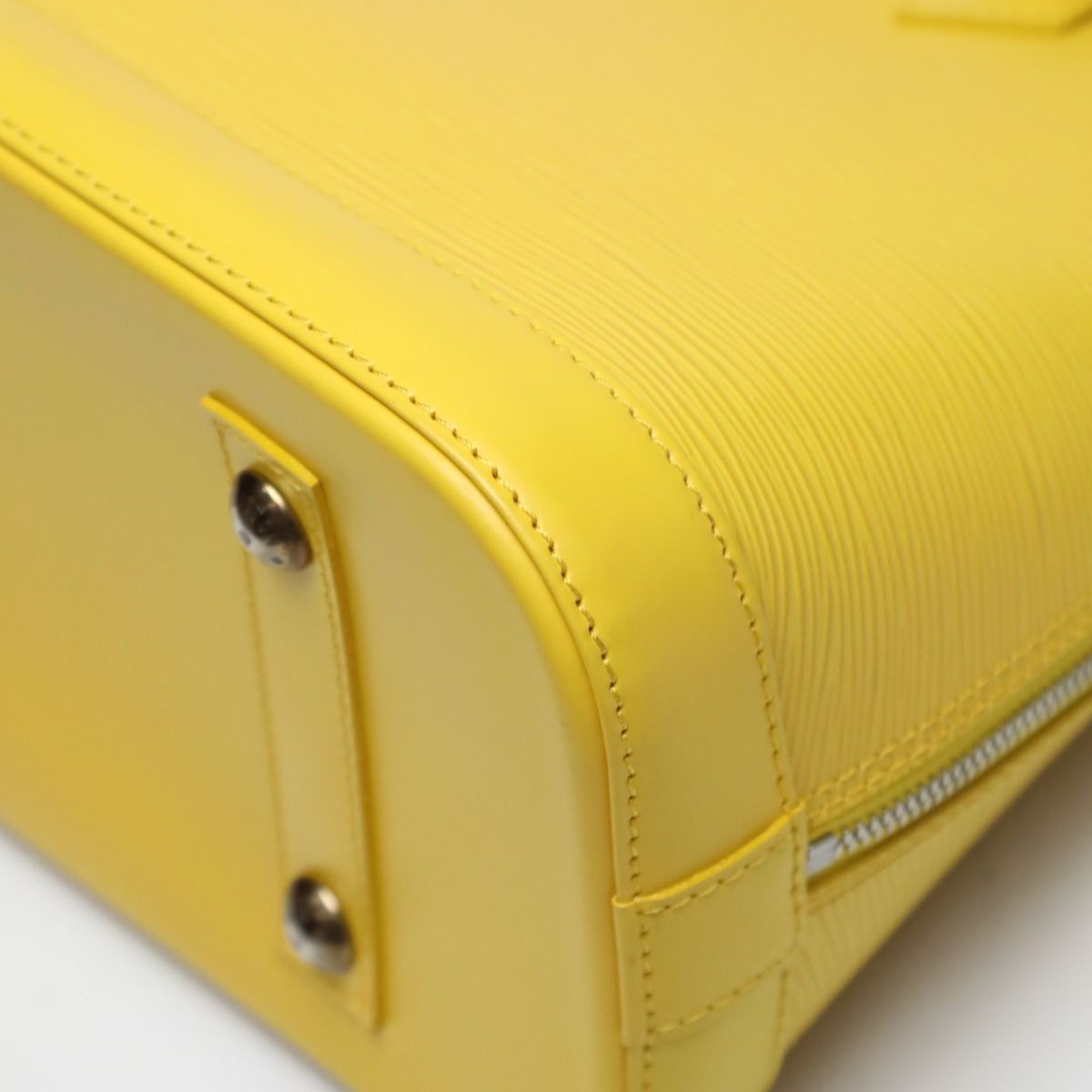 Louis Vuitton Epi Handbag Alma Citron — view 9