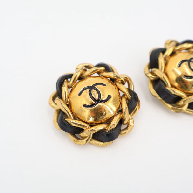 Chanel Coco Mark 29 Brooch GP and Leather Gold Scratch — view 6