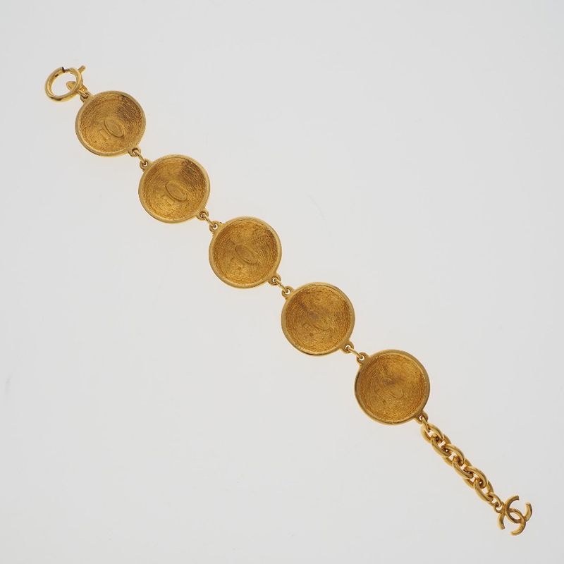 Chanel Coco Mark Quilted Vintage Gold Plated 71.2 g Bracelet — view 8