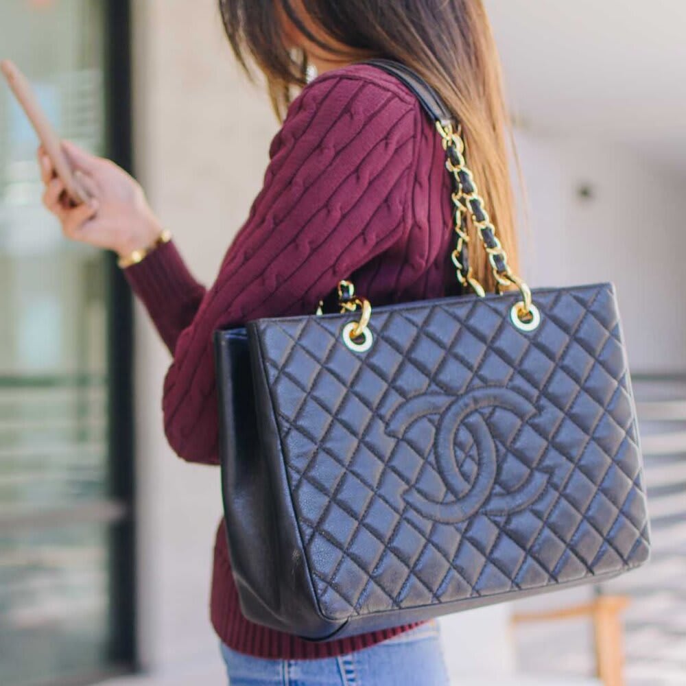 Chanel Gst Caviar Grand Shopping Tote Quilted Shoulder Bag Black Chain — view 3