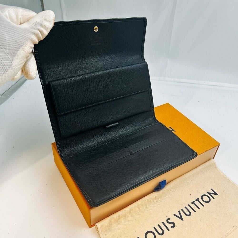 Louis Vuitton Porte Tresor International Trifold Epi Leather Wallet — view 3