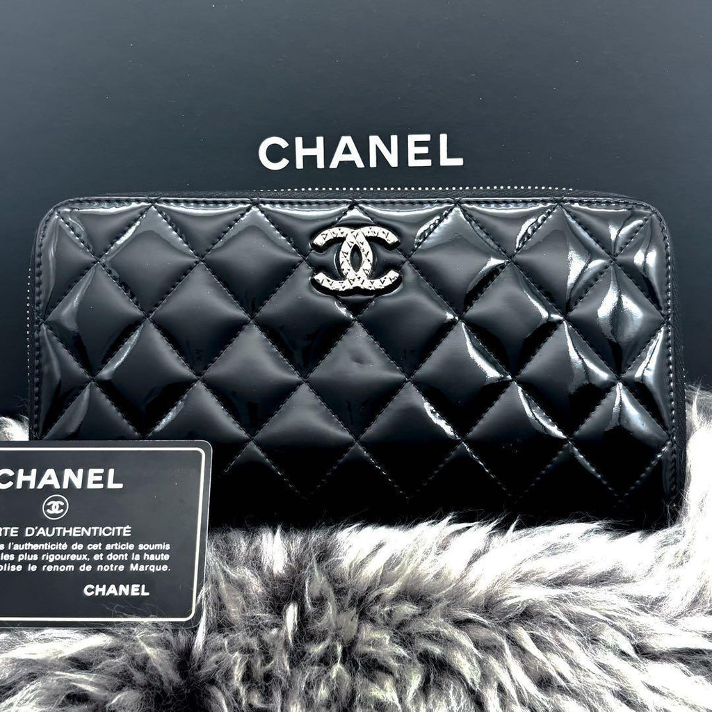 Chanel Wallet Quilted Round