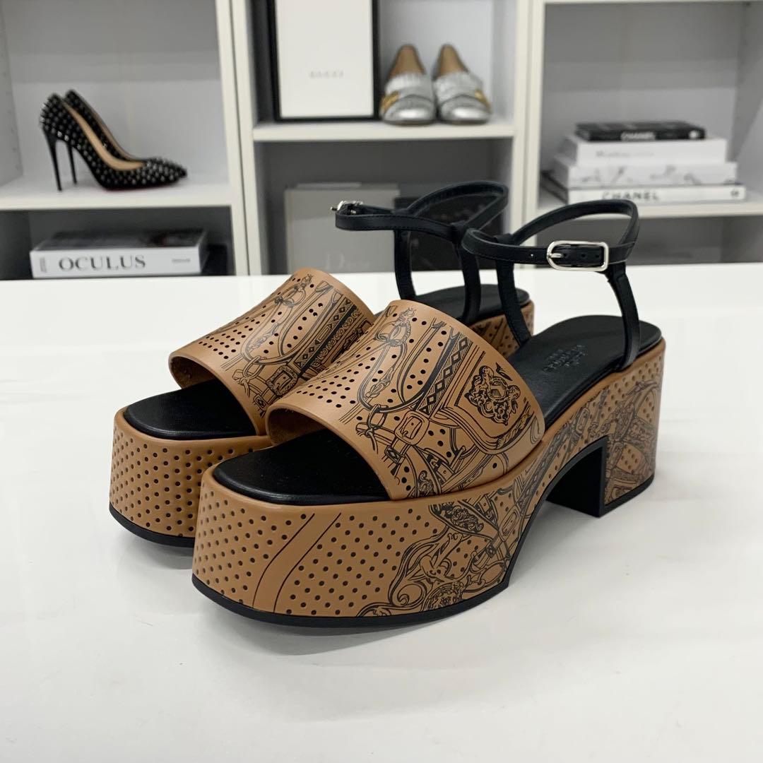 Hermes Cervera Bride de Gala Eyeliner Perforet Leather Sandals — view 3