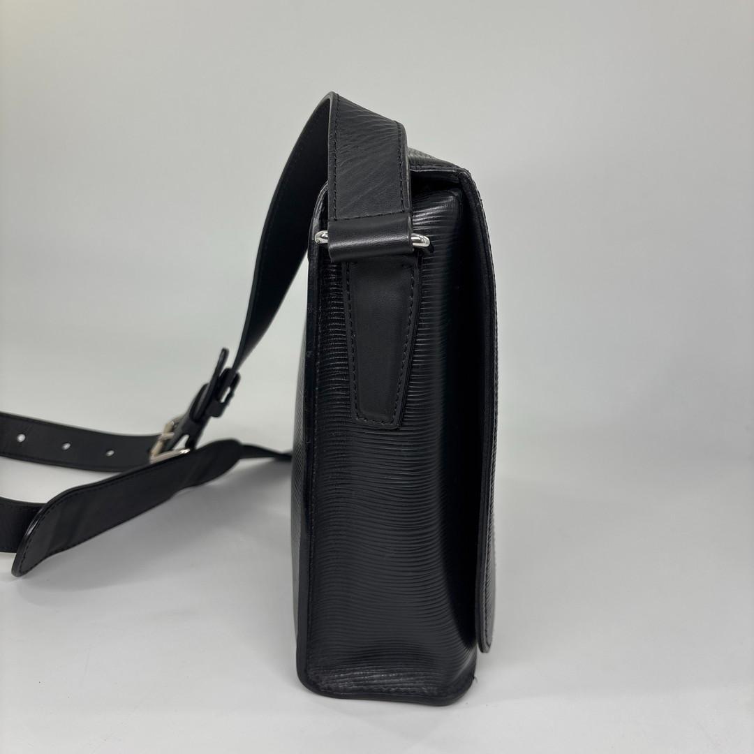 Louis Vuitton Epi Harrington Messenger PM Shoulder Bag Black — view 4