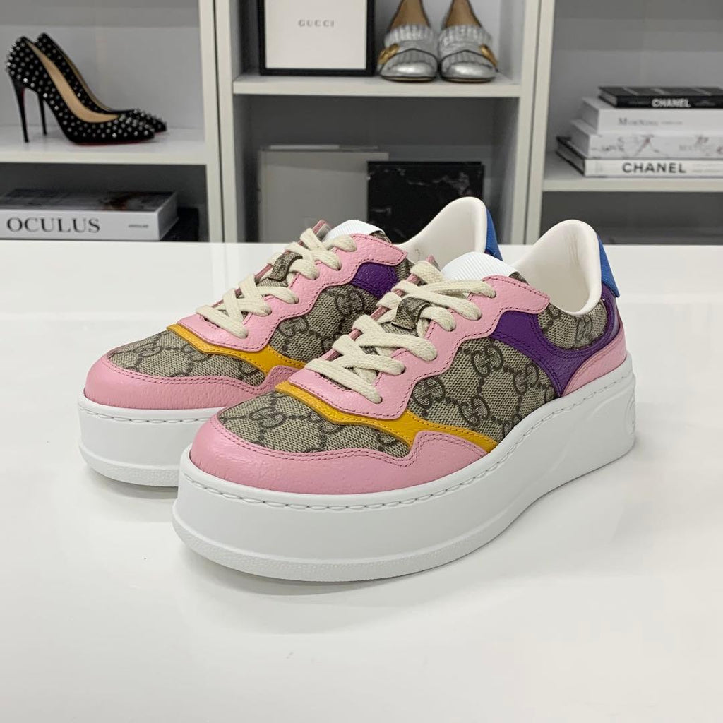Gucci GG Supreme Leather Interlocking Logo Sneakers — view 3