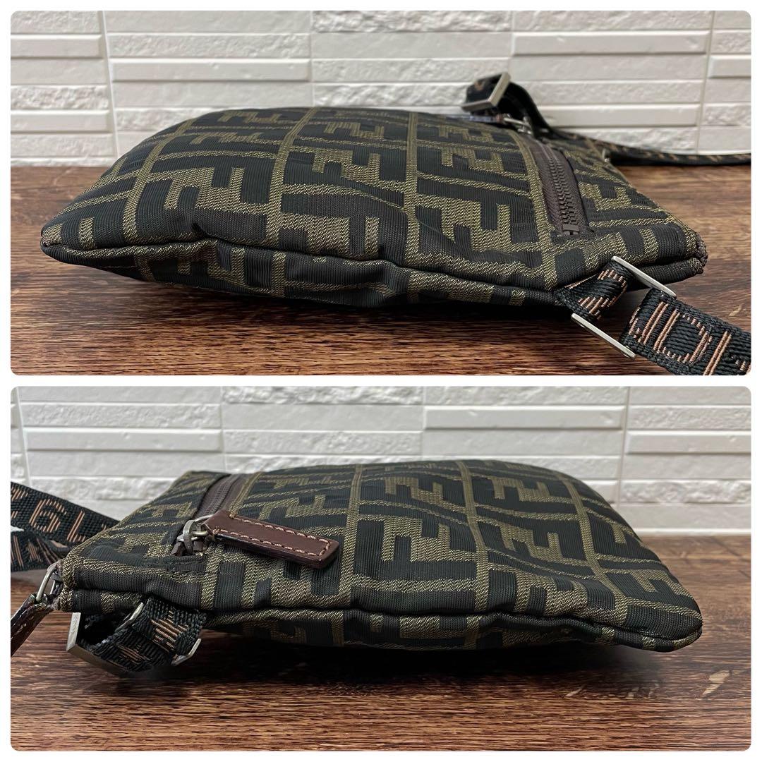 Fendi FF Zucca Pattern Canvas Shoulder Bag Pochette Brown — view 4