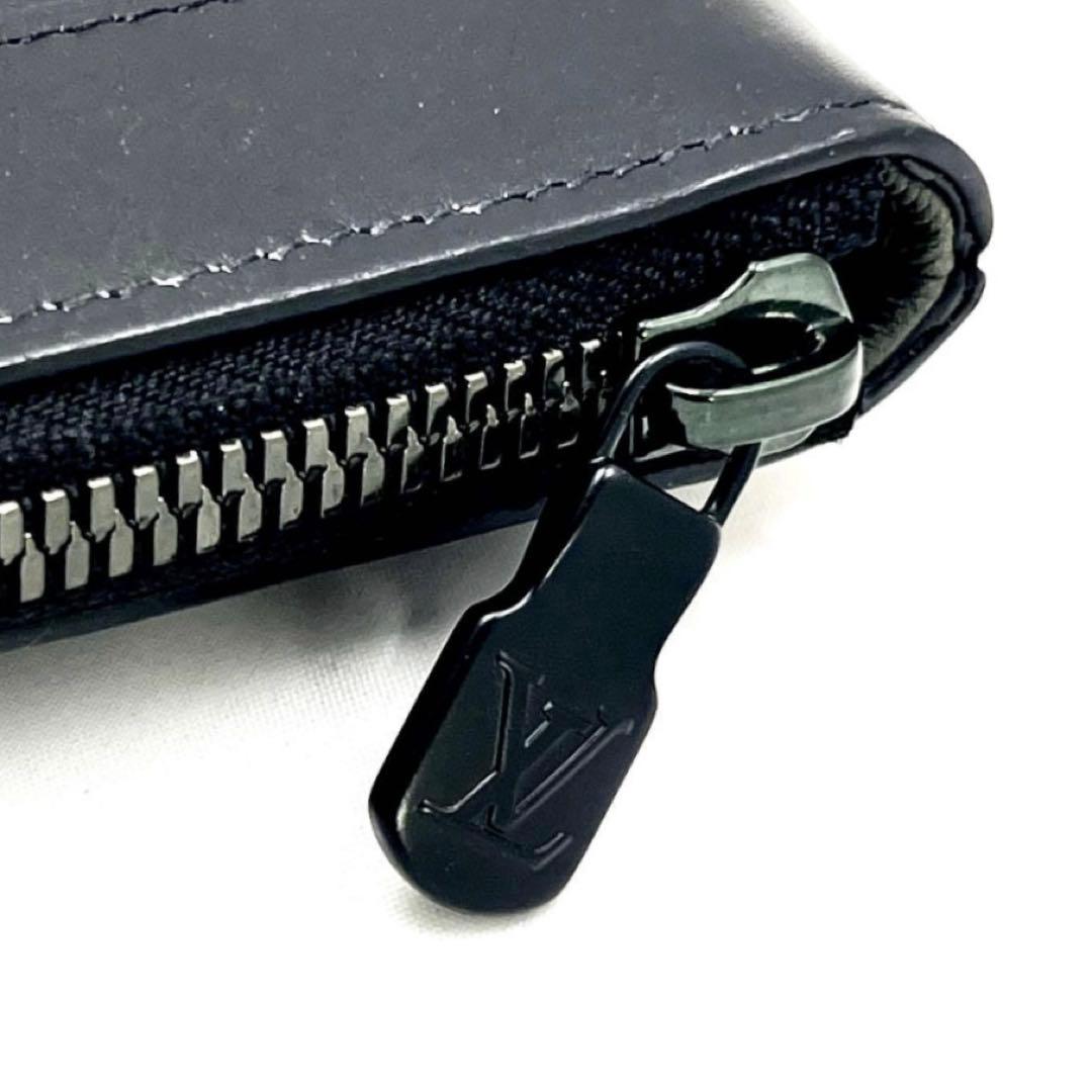 Louis Vuitton Vivienne Monogram Eclipse Pochette Apollo PM — view 7