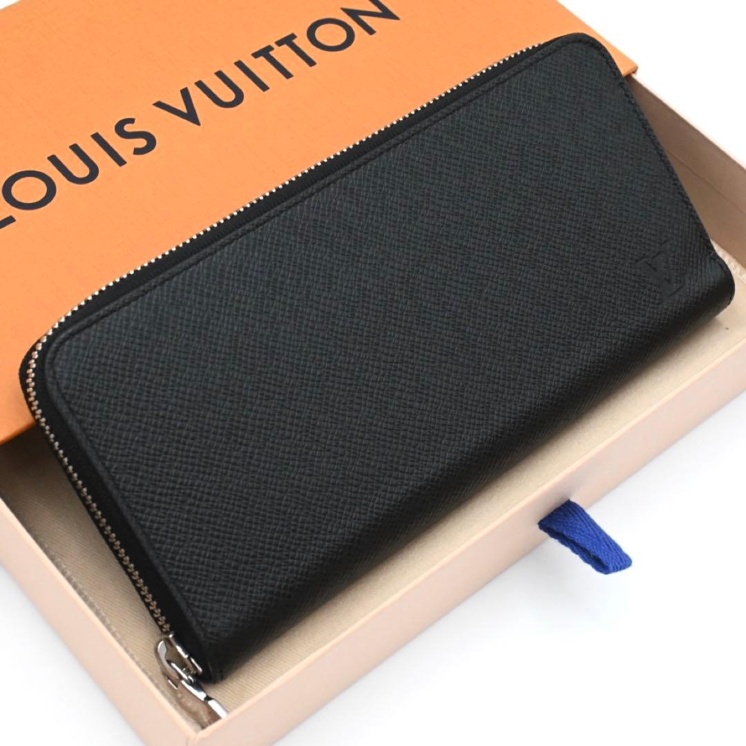 Louis Vuitton Taiga Zippy Wallet Horizontal Black