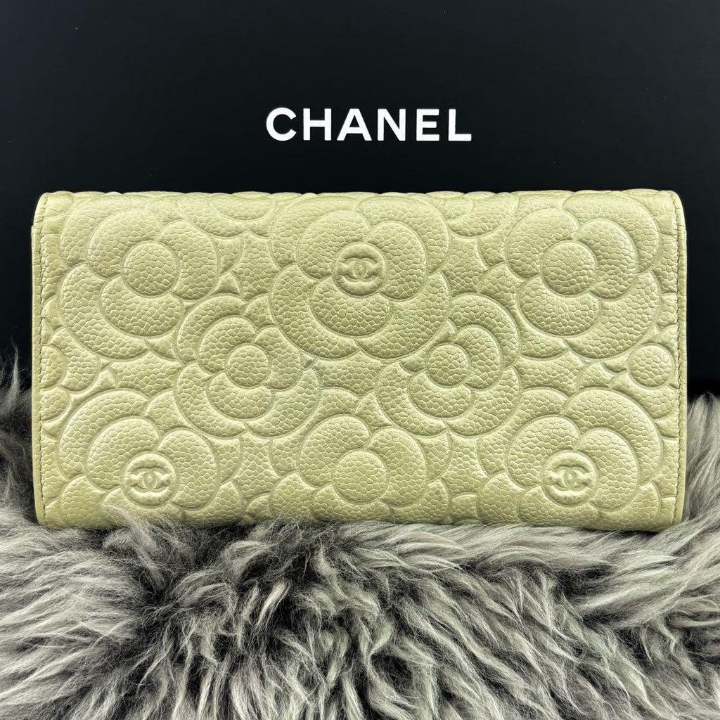 Chanel Wallet Camellia Embossed Flap SG — view 2