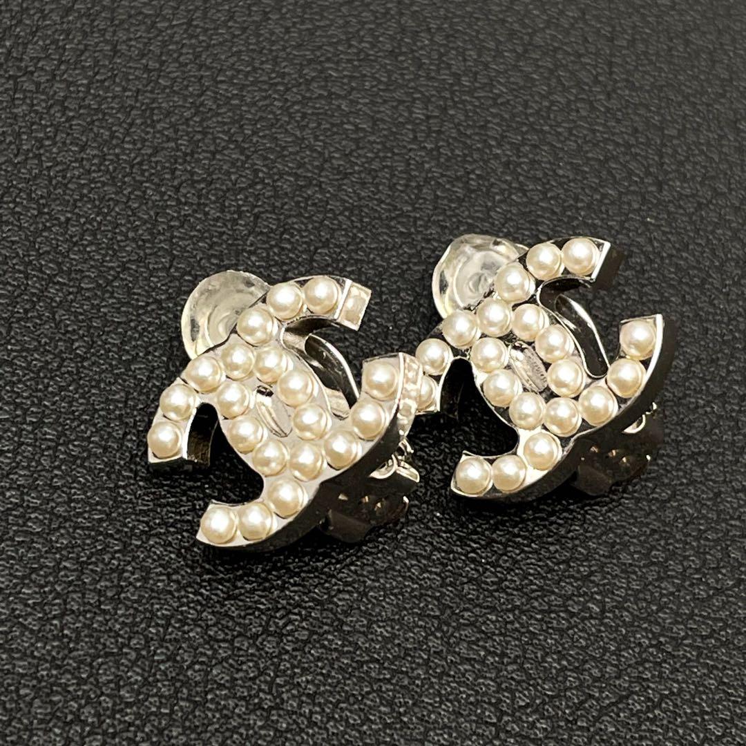 Chanel CC Logo Earrings Faux Pearl Silver Coco — view 2