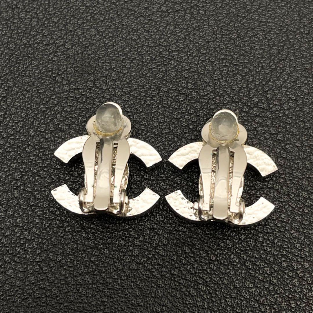 Chanel CC Logo Earrings Faux Pearl Silver Coco — view 4