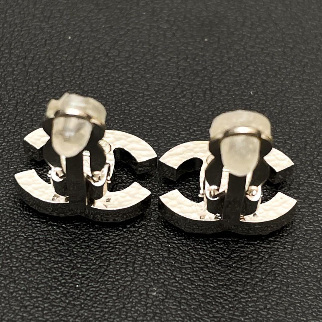 Chanel CC Logo Earrings Faux Pearl Silver Coco — view 7