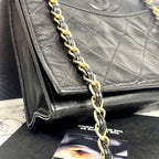 Chanel Vintage Quilted CC Logo Bag Black — view 4