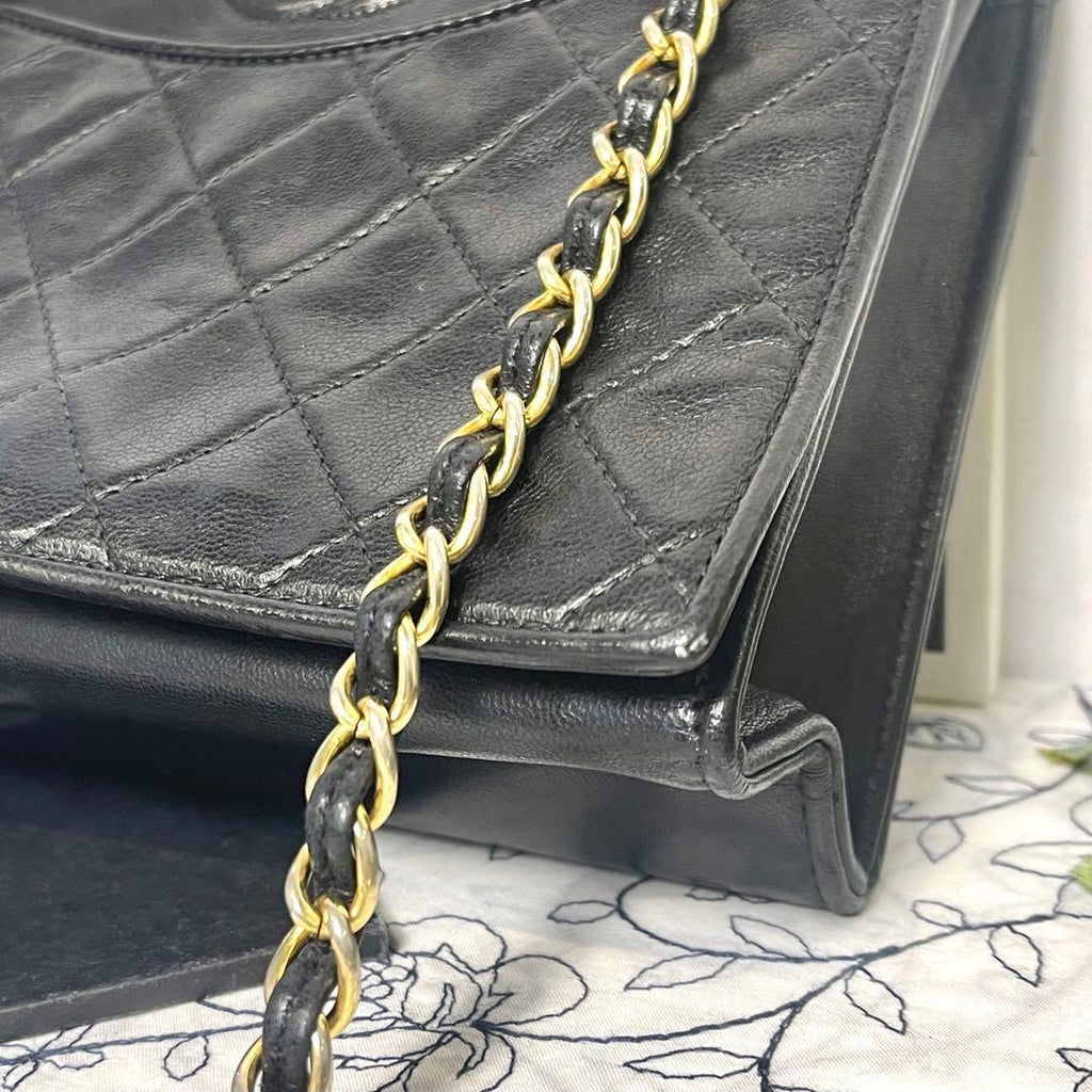 Chanel Vintage Quilted CC Logo Bag Black — view 5