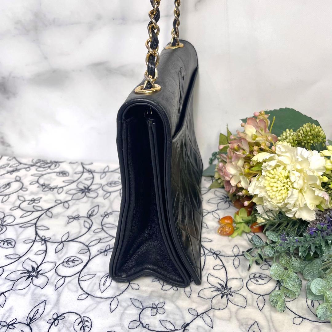 Chanel Vintage Quilted CC Logo Bag Black — view 7