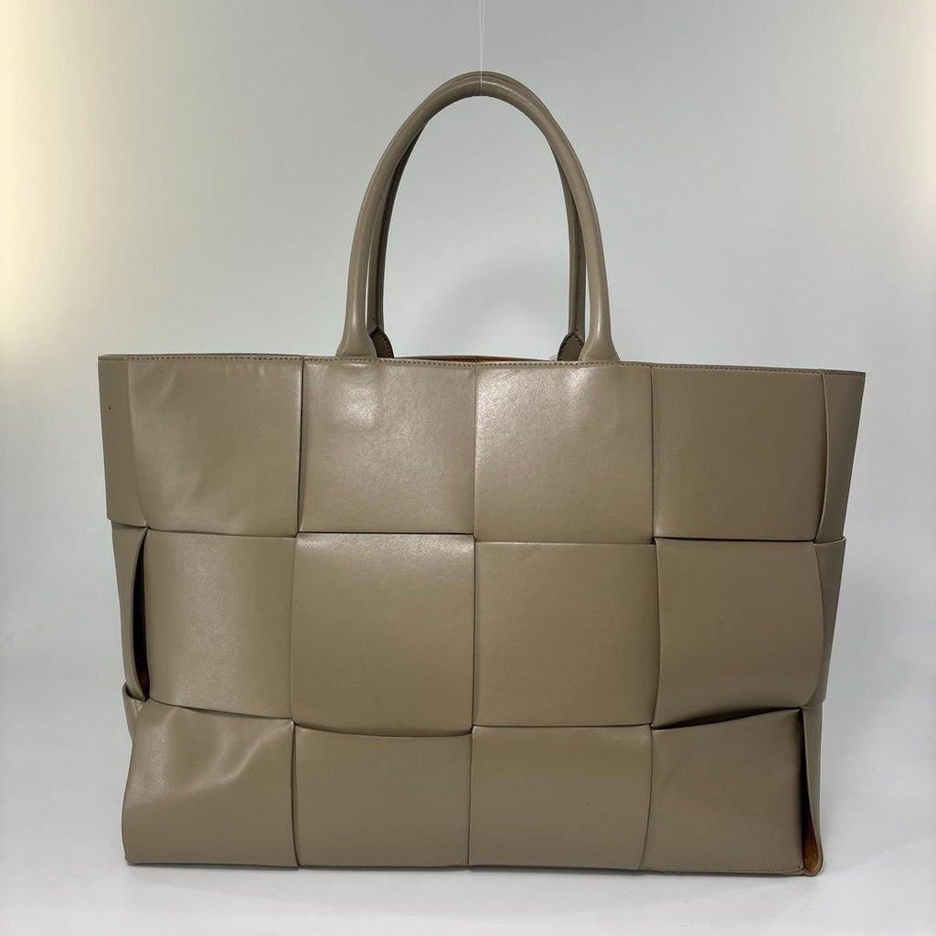 Bottega Veneta Super Arco Intrecciato Tote Gray Ju — view 5