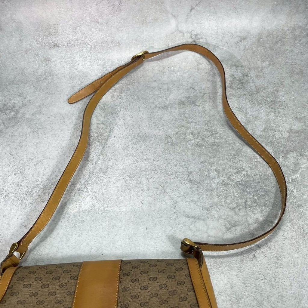 Gucci GG Shoulder Bag Brown Beige Logo Leather — view 4