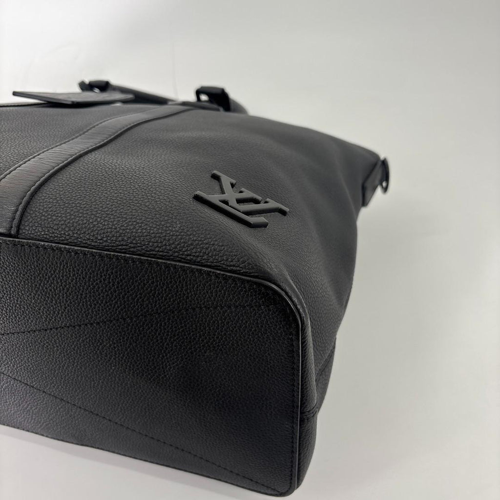 Louis Vuitton Super Aerogram Lock It Business Tote — view 8