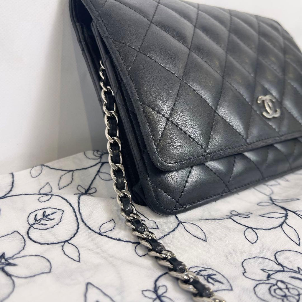 Chanel Chain Wallet Black Quilted Shoulder — view 4
