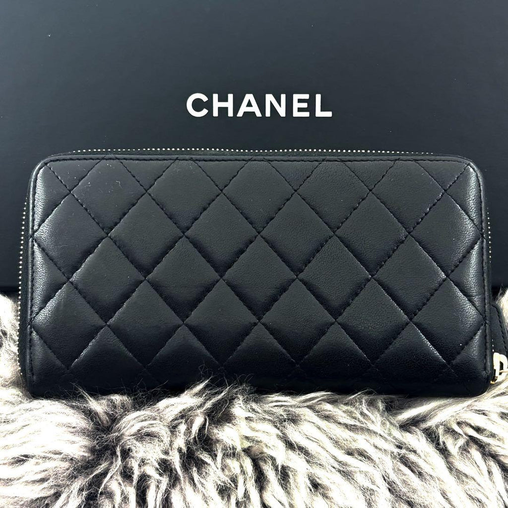 Chanel Wallet Quilted Zip Around — view 2