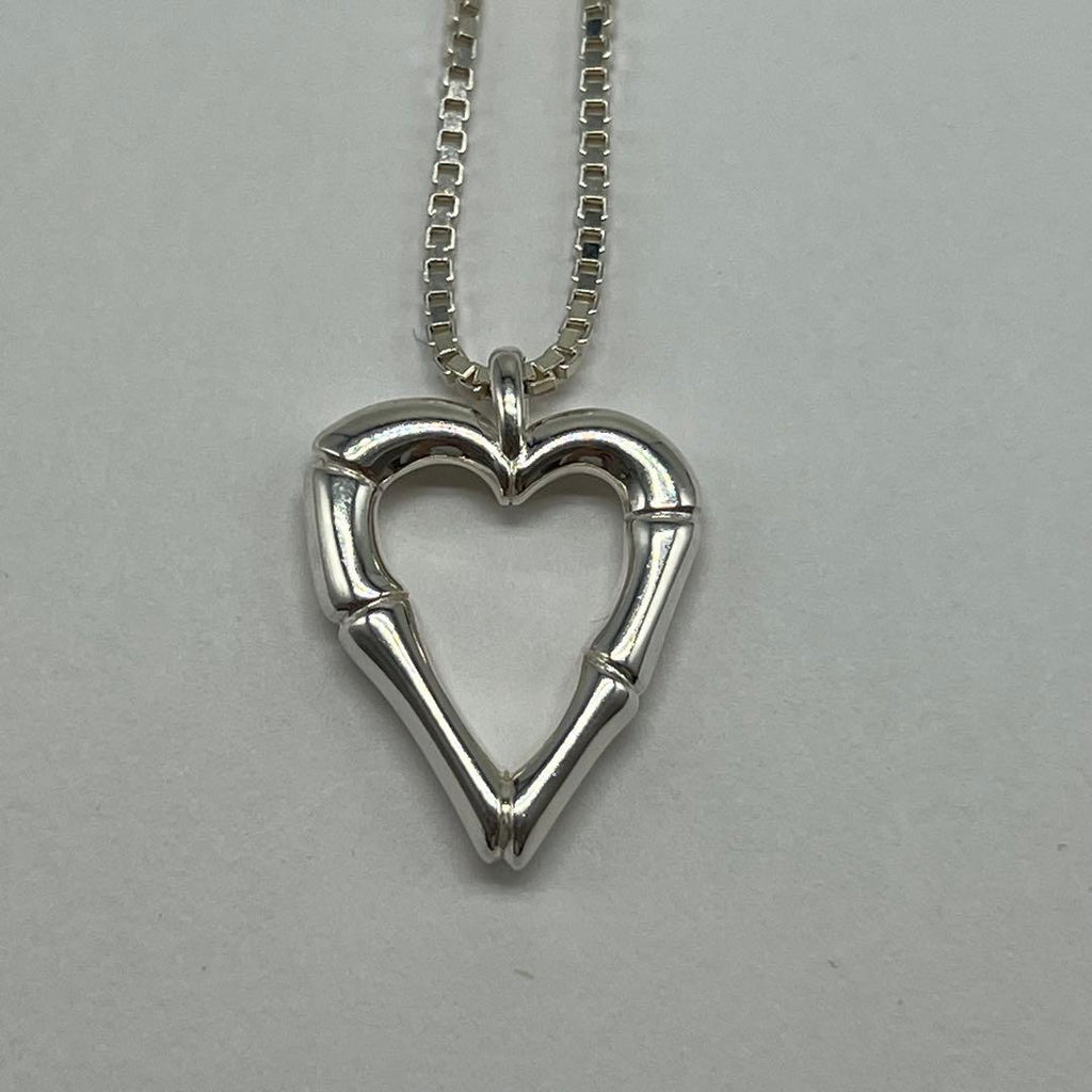 Gucci Bamboo Heart Necklace Venetian Chain — view 3