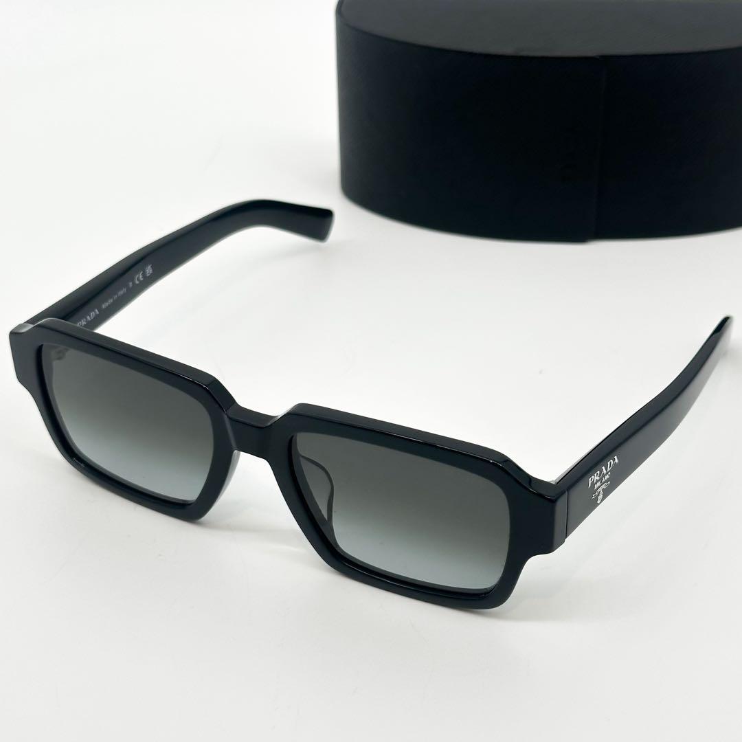 Prada Square Gradient Sunglasses Boston Logo Eyewear — view 3
