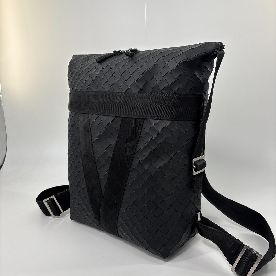 Bottega Veneta Super Intrecciato New Rubber Backpack — view 2