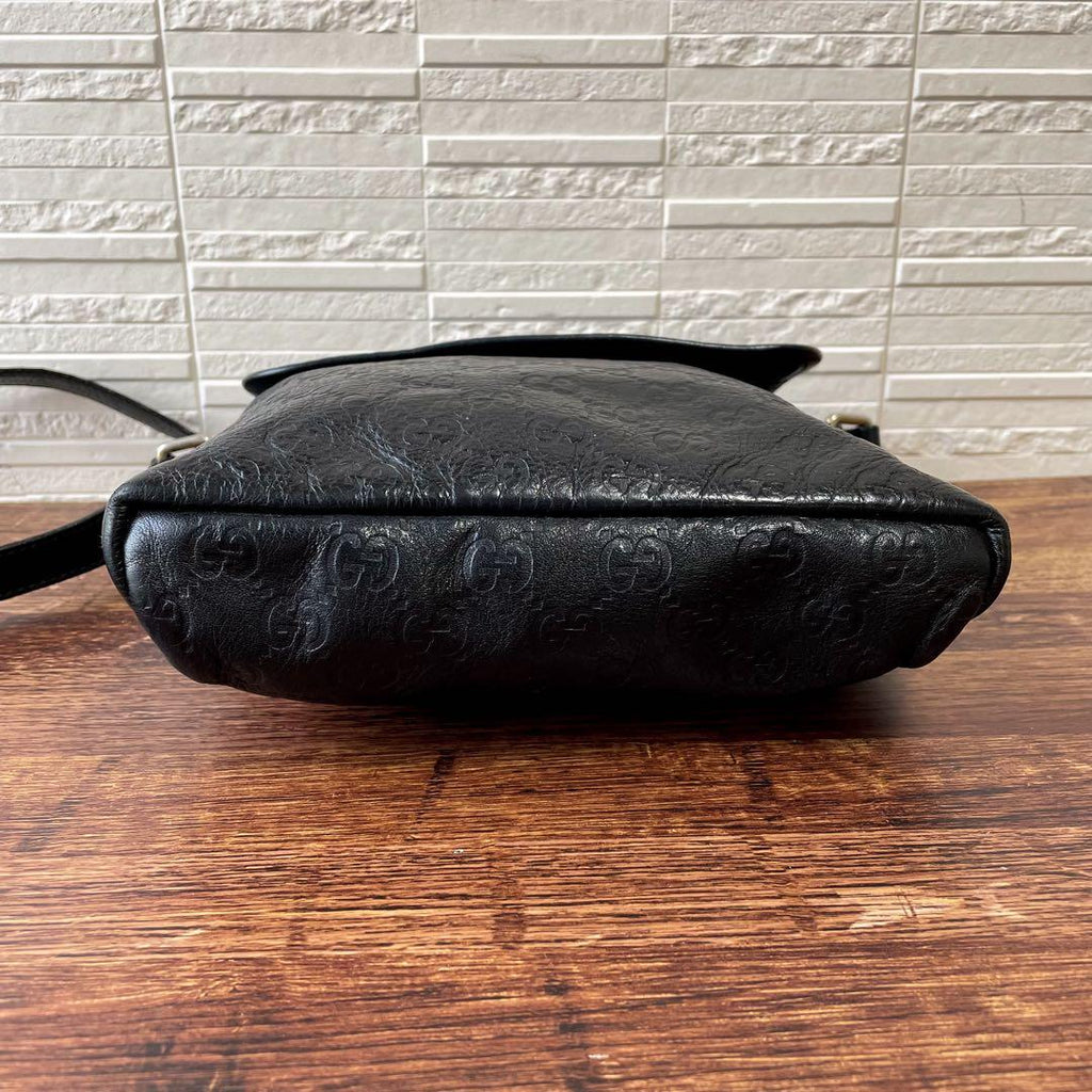 Gucci GG Guccissima Leather Shoulder Bag Messenger All Over Print Black — view 5