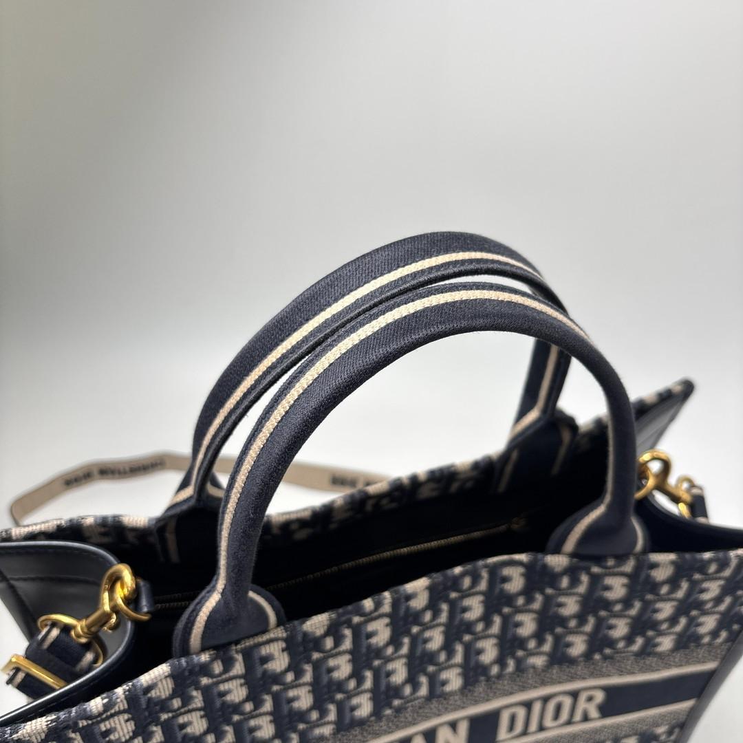 Dior Book Tote Bag Medium — view 6