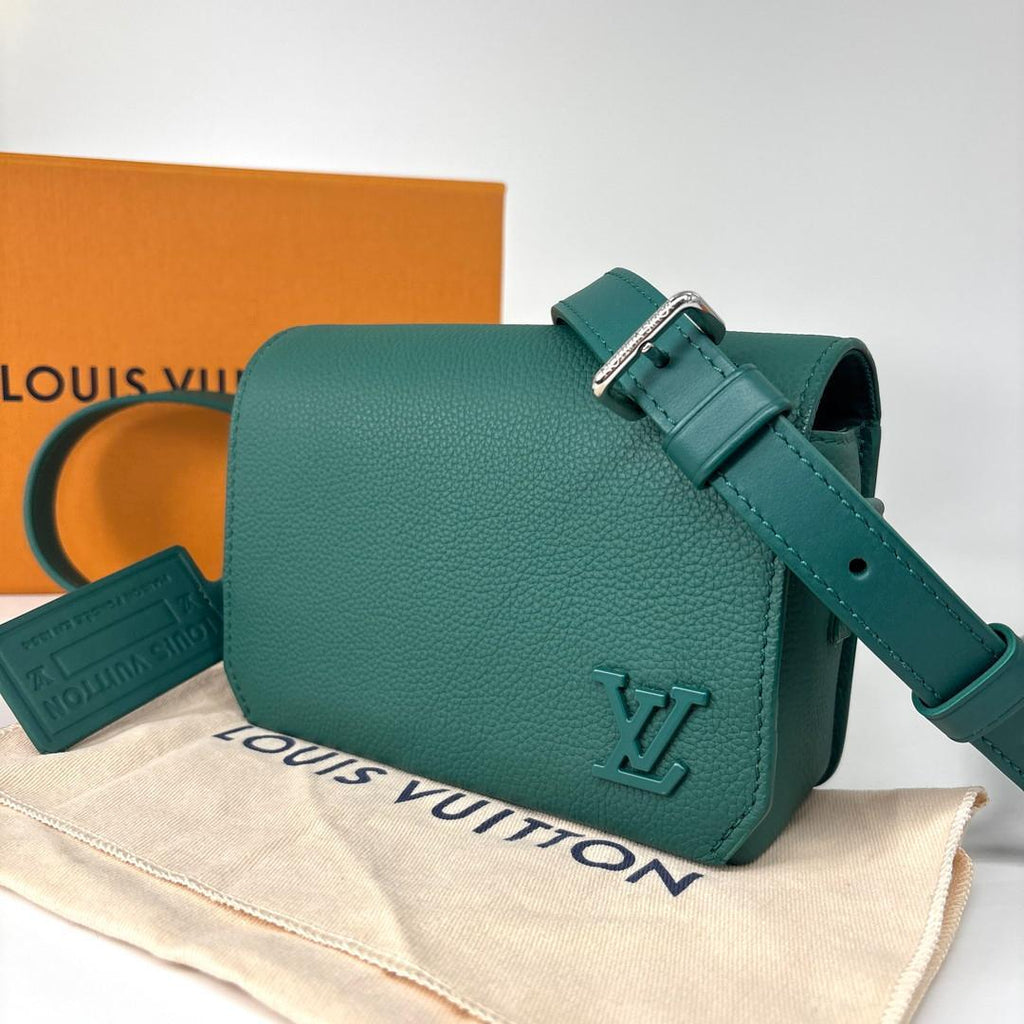 Louis Vuitton Aerogram Wearable Shoulder — view 2