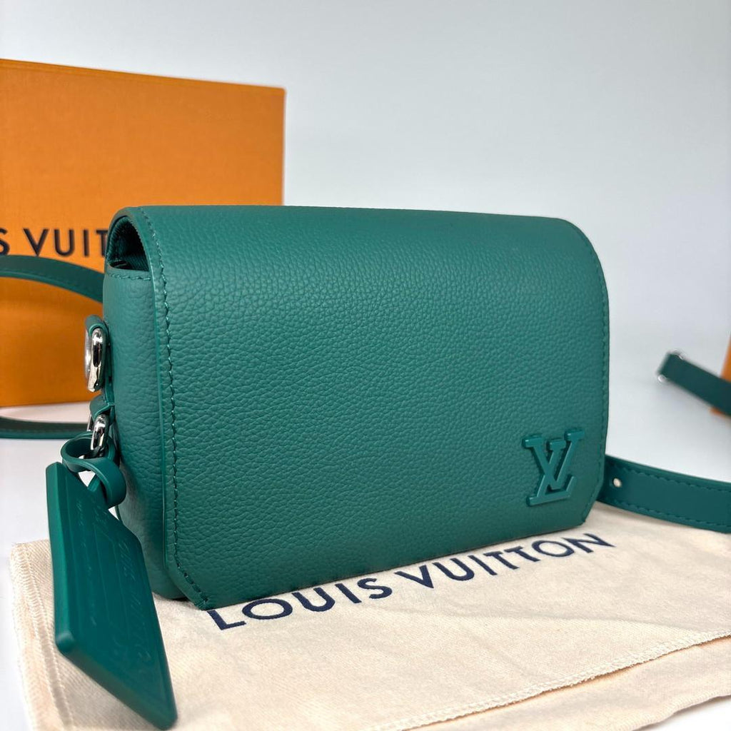 Louis Vuitton Aerogram Wearable Shoulder — view 3