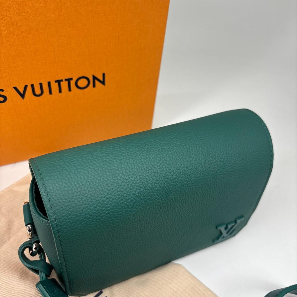Louis Vuitton Aerogram Wearable Shoulder — view 6