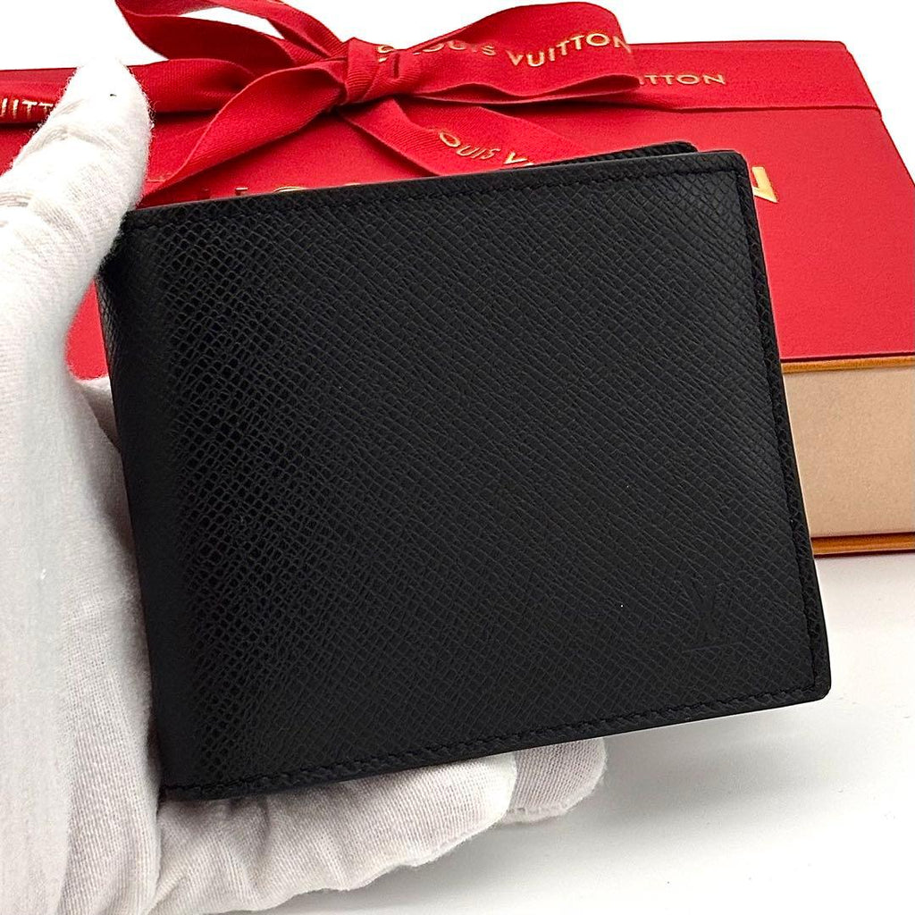 Louis Vuitton Wallet Taiga Portefeuille Marco NM Black