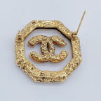 Chanel Brooch CC Logo Lava Gold — view 2