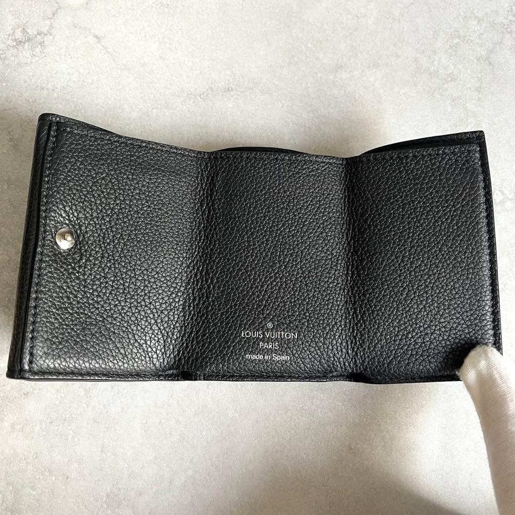 Louis Vuitton Portefeuille Lock Mini Trifold Wallet Leather — view 8