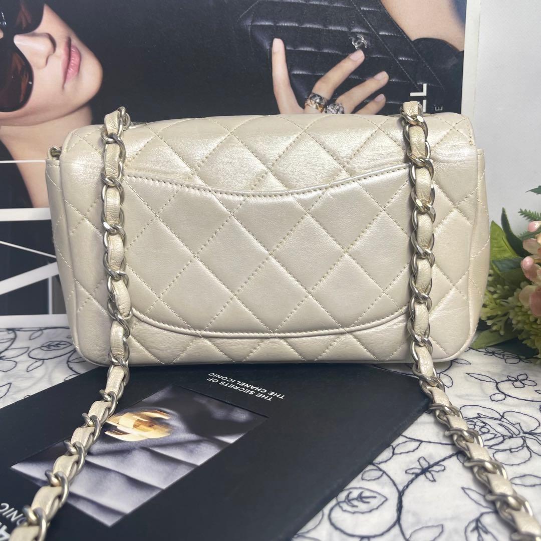 Chanel Double Flap Quilted Shoulder — view 3