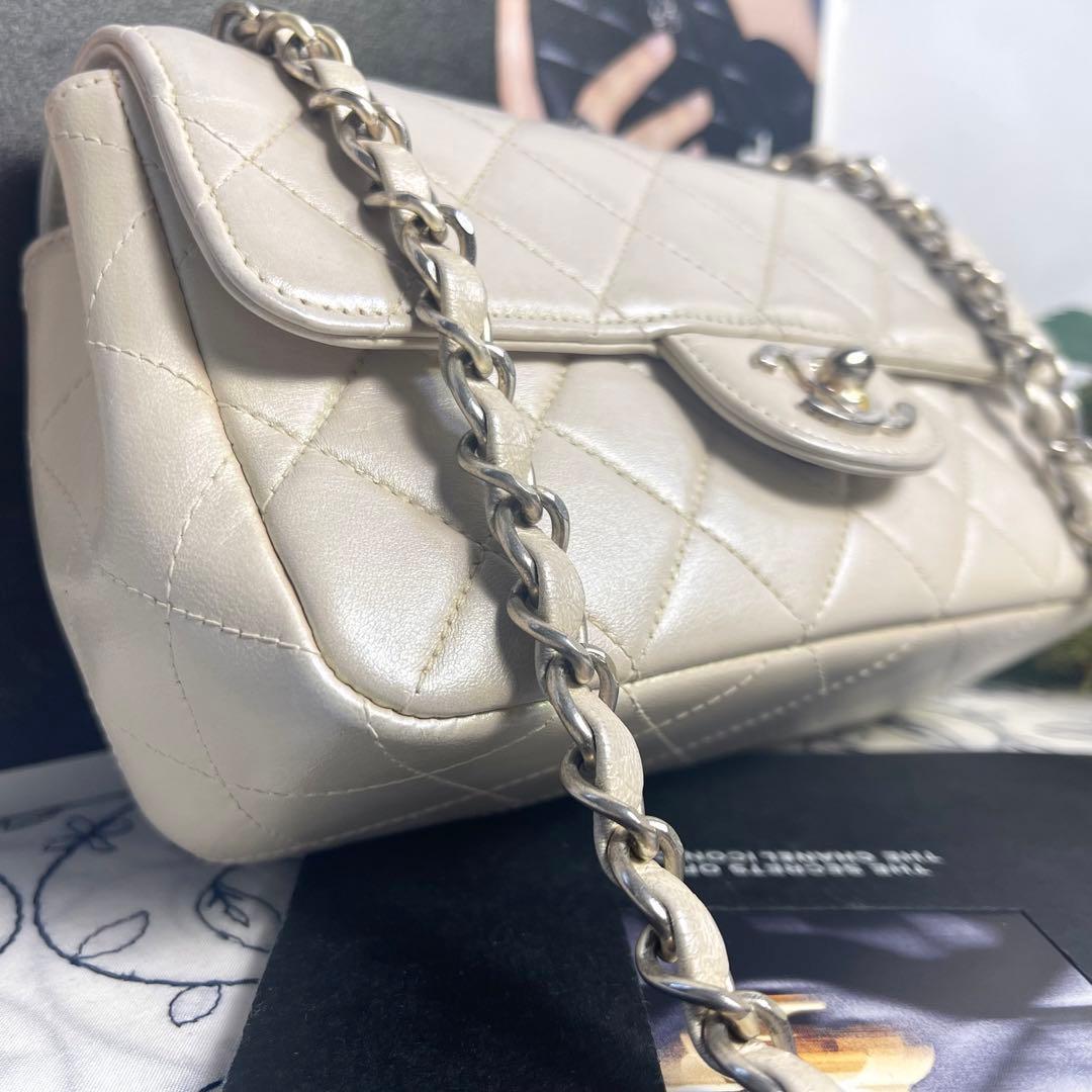 Chanel Double Flap Quilted Shoulder — view 4
