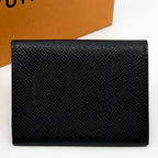 Louis Vuitton Envelope Carte de Vigette Taiga Card Holder — view 3