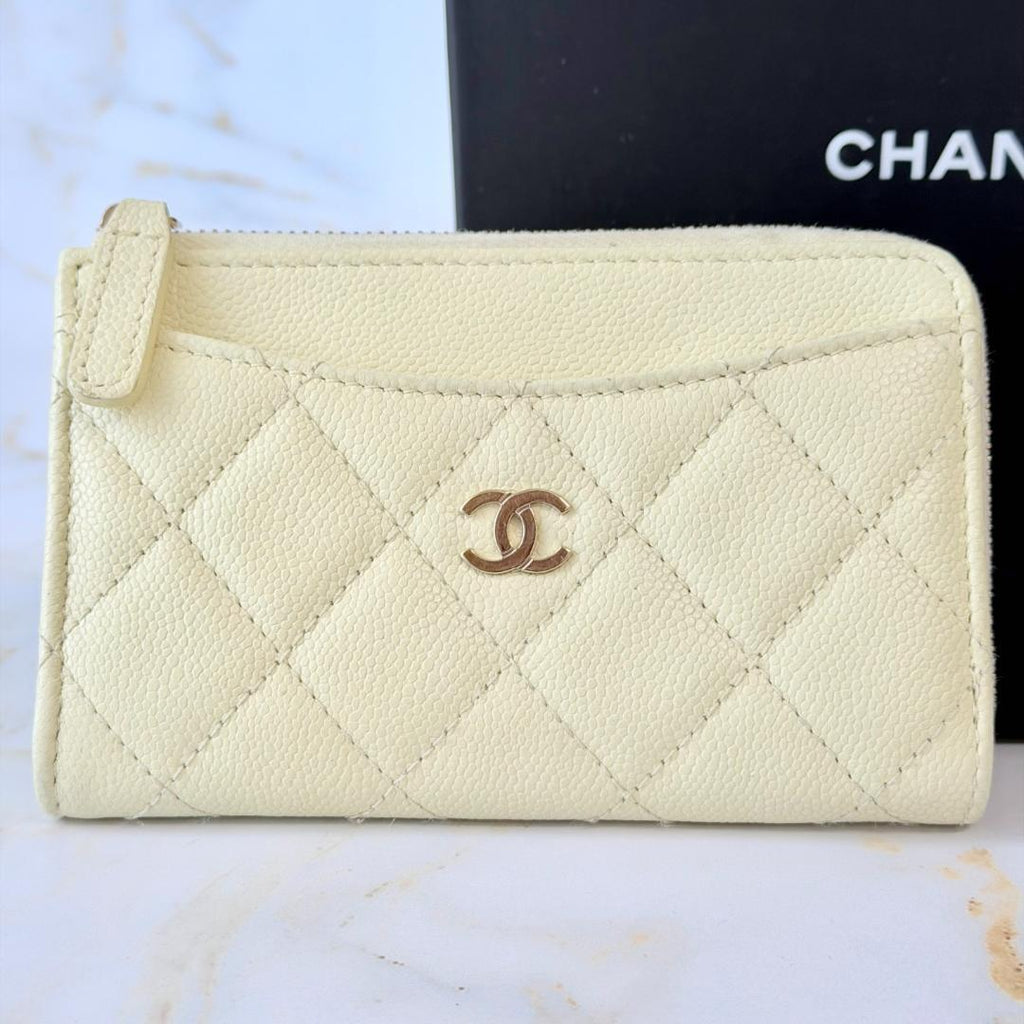 Chanel Quilted CC Logo Fragment Case Caviar Leather