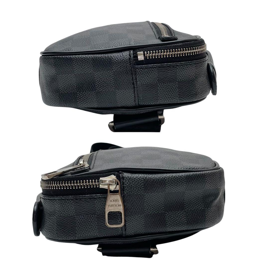 Louis Vuitton Damier Graphite Ambler Body Waist — view 4