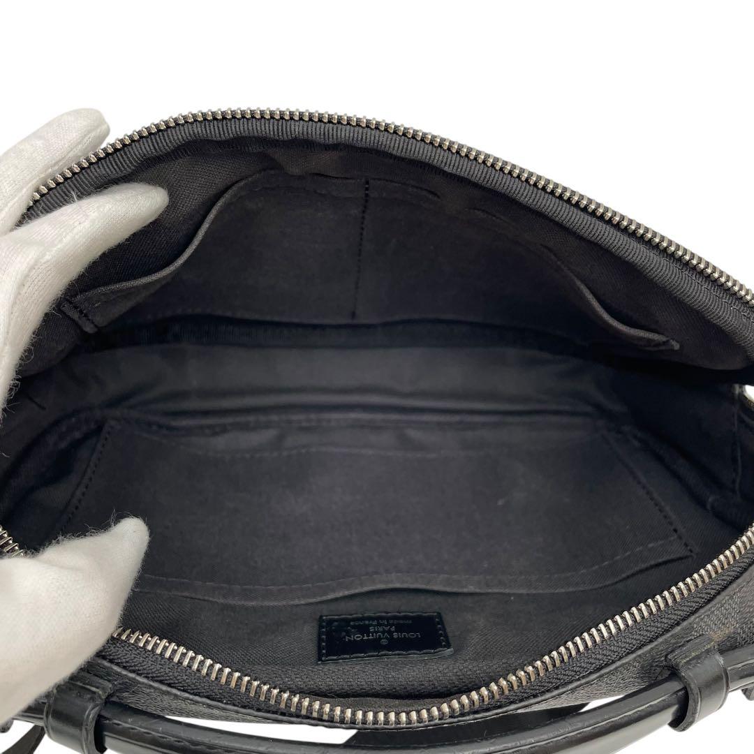 Louis Vuitton Damier Graphite Ambler Body Waist — view 8