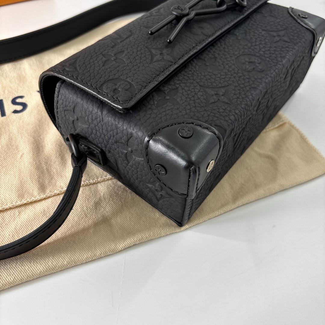 Louis Vuitton IC Shoulder Bag Taurillon Leather — view 7